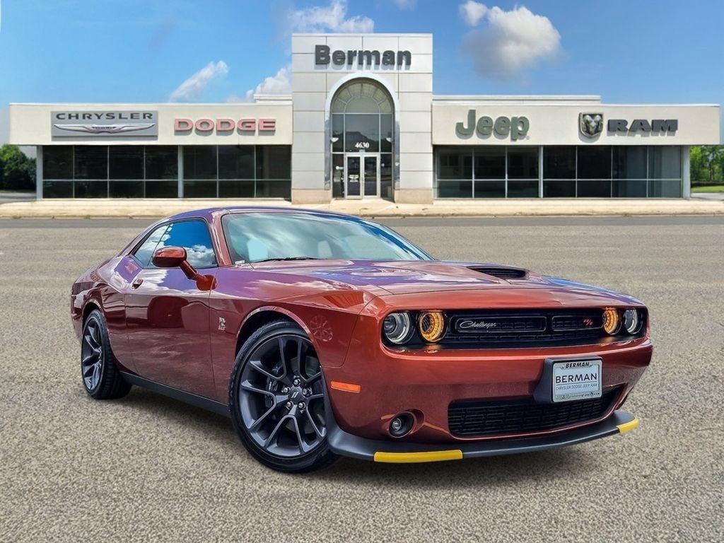 Certified 2023 Dodge Challenger R/T Scat Pack RWD image 2