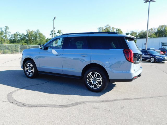 New 2025 Ford Expedition Active image 5