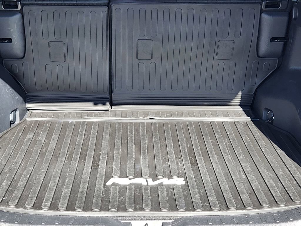 Used 2024 Toyota RAV4 XLE image 21