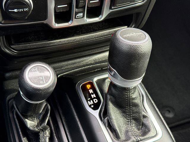 Certified 2021 Jeep Gladiator Willys image 29