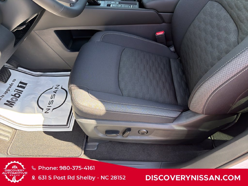 New 2026 Nissan Pathfinder SV w/ SV Premium Package FWD image 12