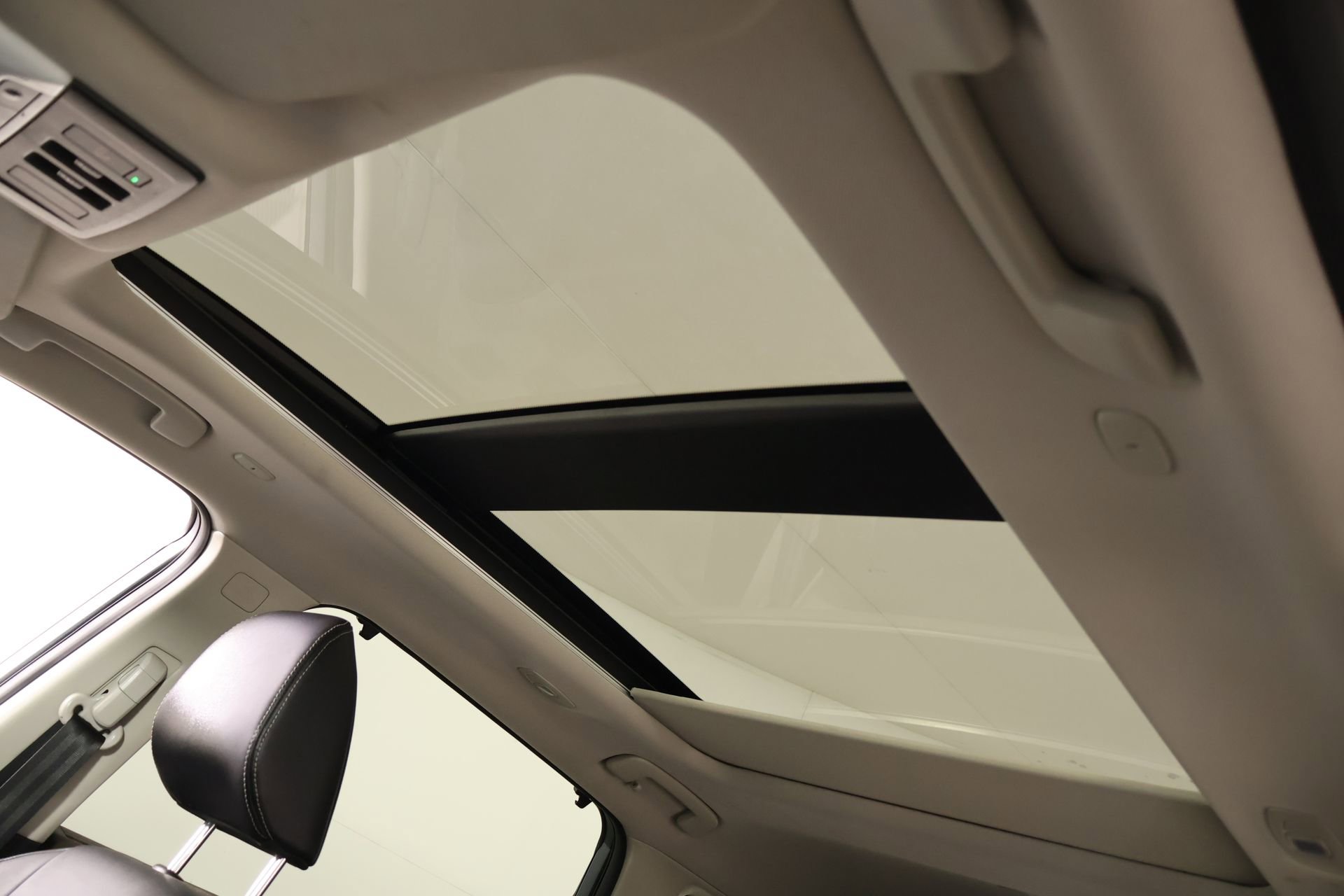 Used 2023 Nissan Rogue SL w/ SL Premium Package FWD image 16