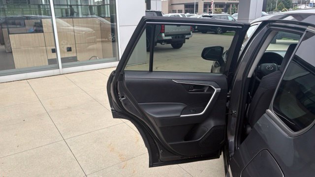 Used 2024 Toyota RAV4 LE AWD/4WD image 26
