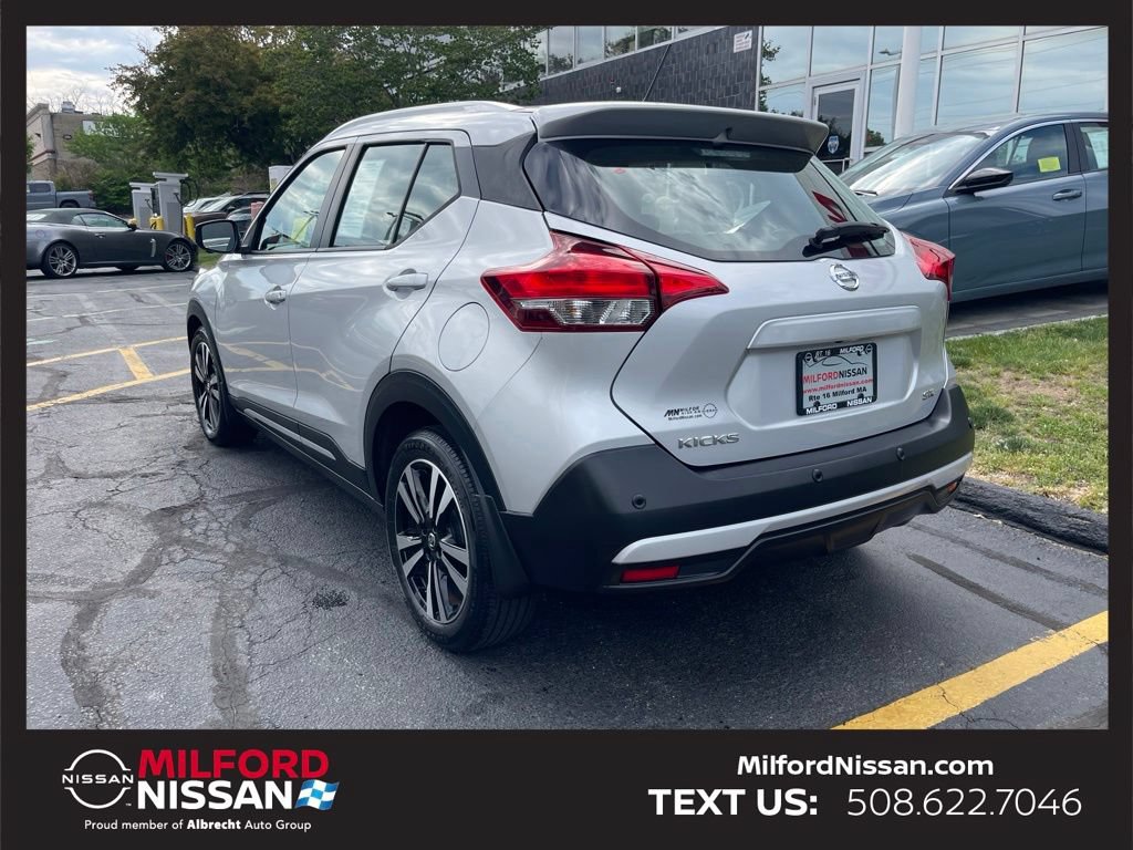 Used 2020 Nissan Kicks SR FWD image 3