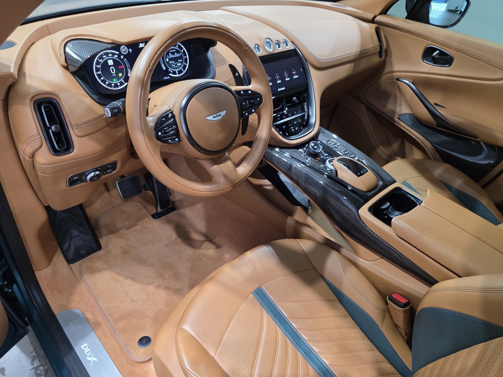 Used 2024 Aston Martin DBX 707 image 3