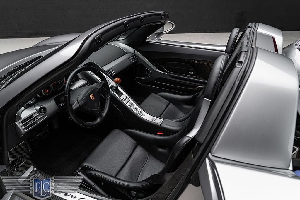 Used 2005 Porsche Carrera GT RWD image 16