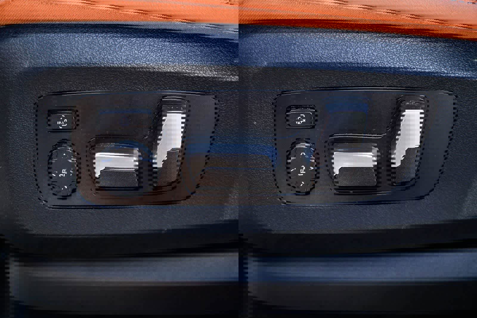 Used 2023 BMW X5 xDrive40i w/ M Sport Package image 25