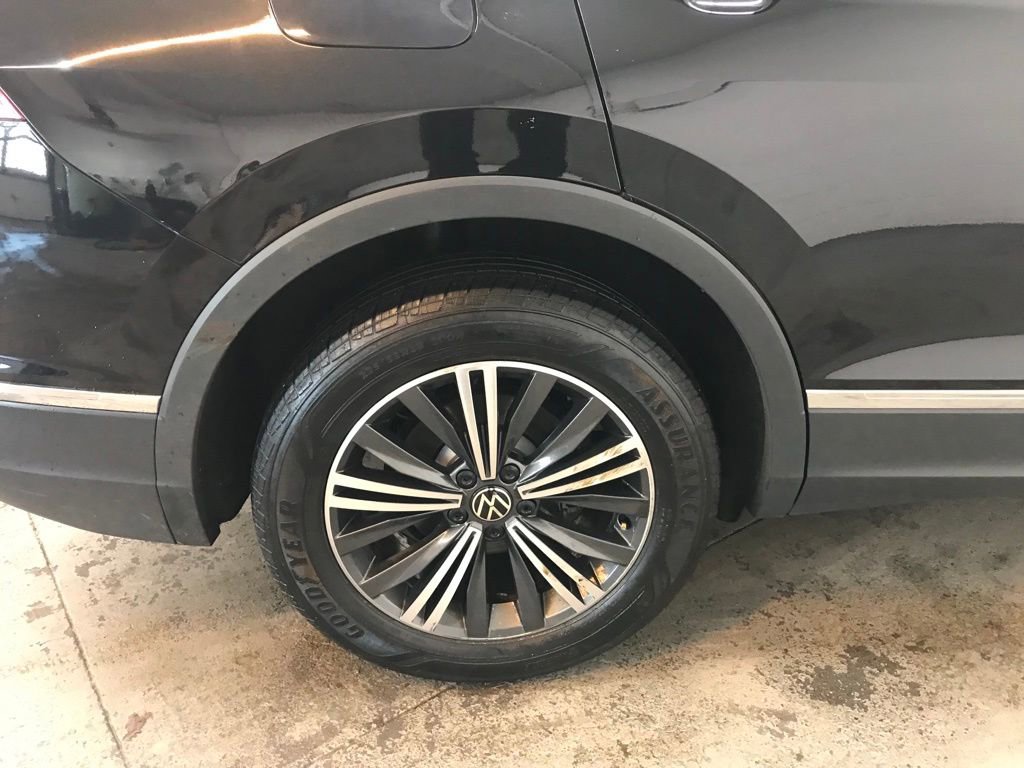 Used 2024 Volkswagen Tiguan SE image 44