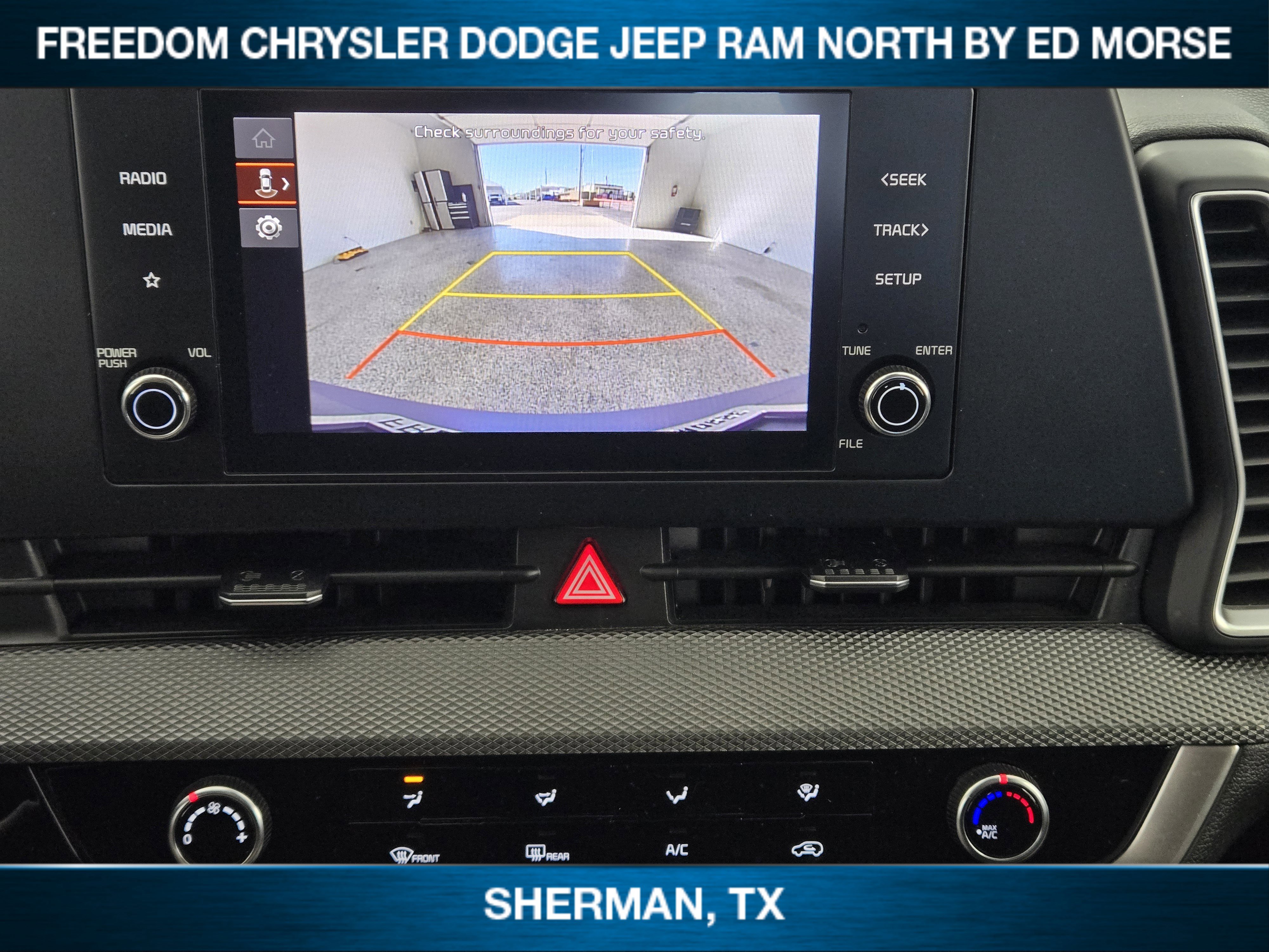 Used 2024 Kia Sportage LX image 12