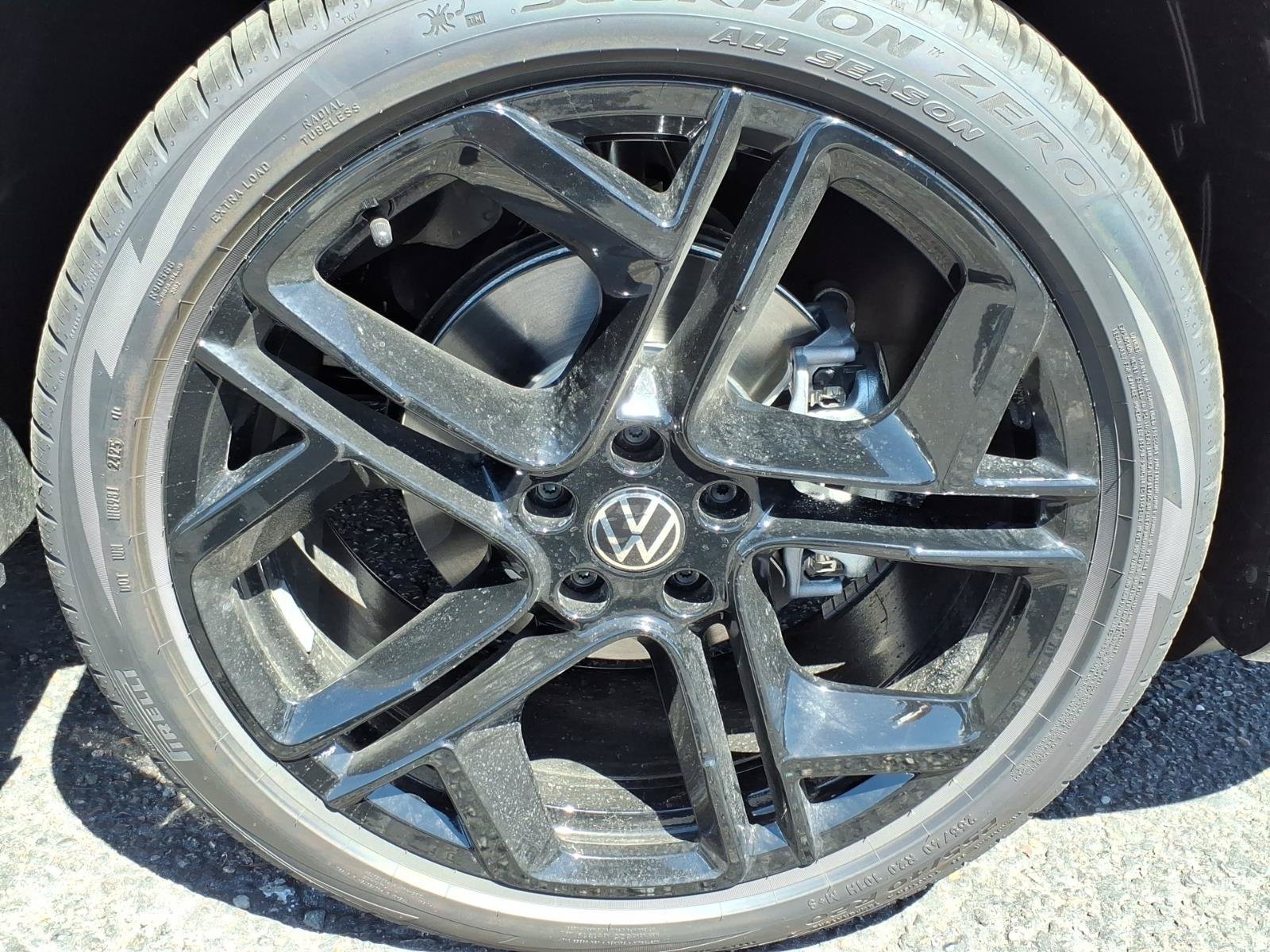New 2026 Volkswagen Tiguan SE R-Line FWD image 6