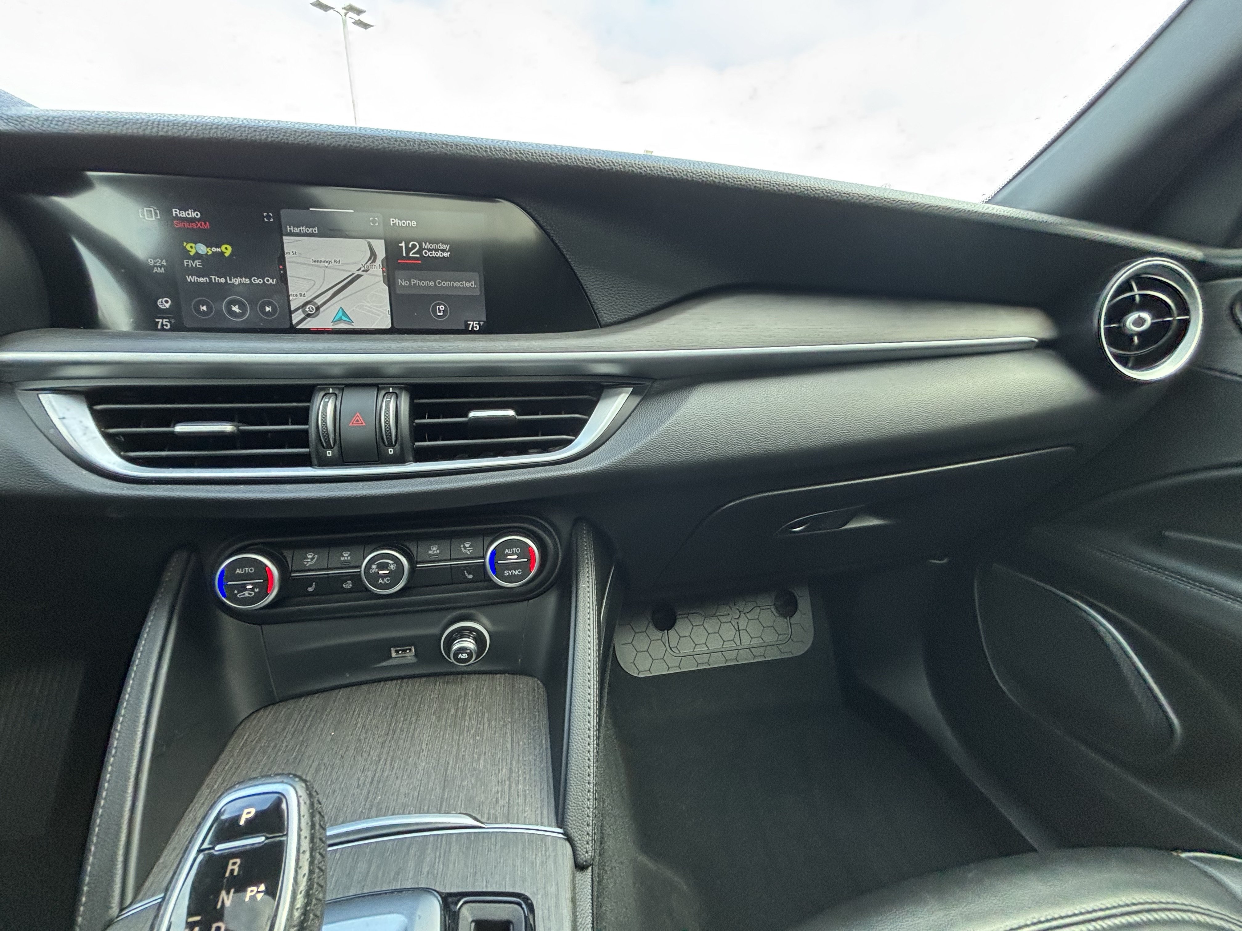 Certified 2023 Alfa Romeo Stelvio Ti AWD/4WD image 33