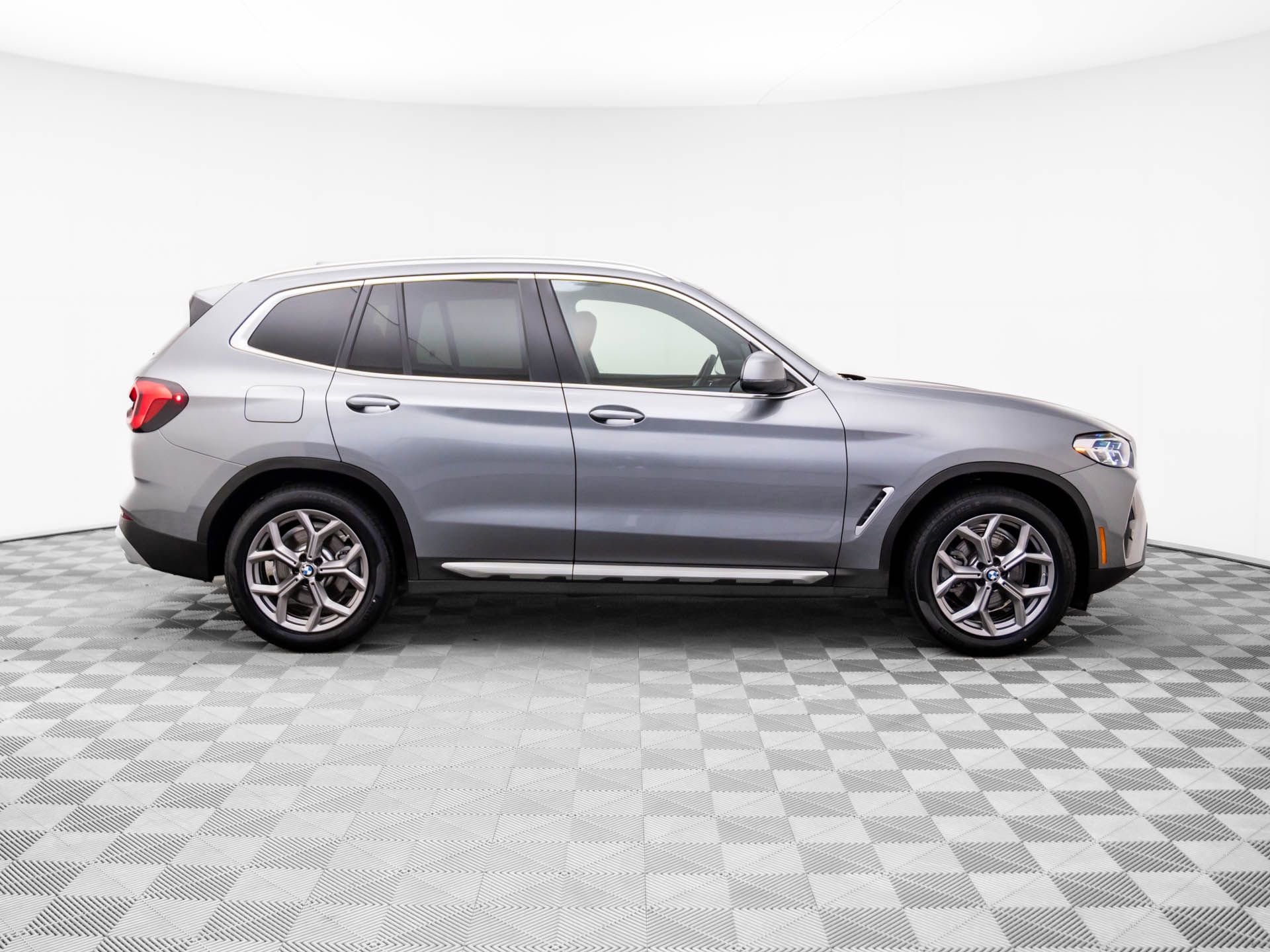 Certified 2024 BMW X3 xDrive30i w/ Premium Package image 6