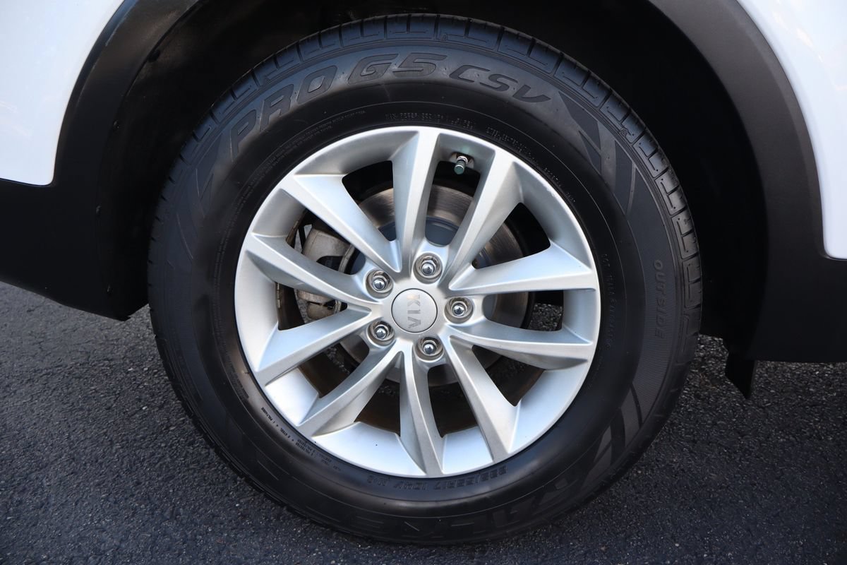 Used 2016 Kia Sorento LX AWD/4WD image 45