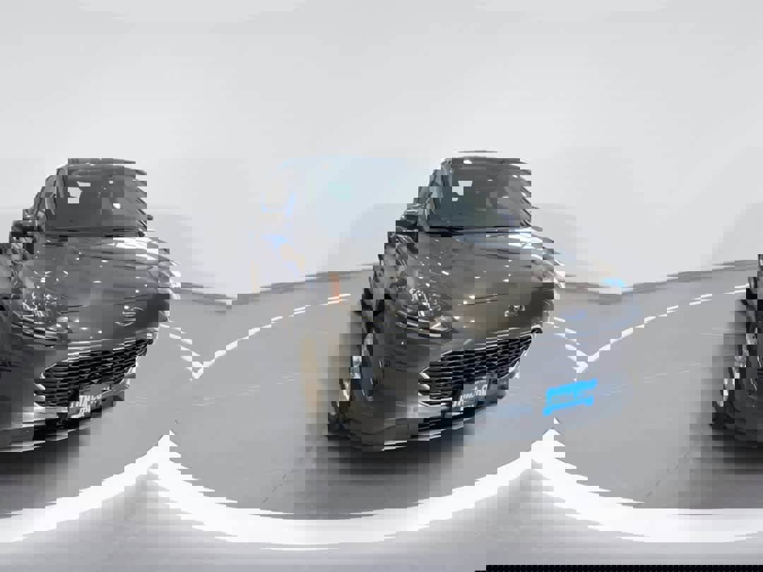 Used 2020 Ford Escape SE image 2