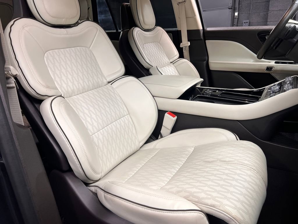 Used 2020 Lincoln Aviator Black Label AWD/4WD image 3