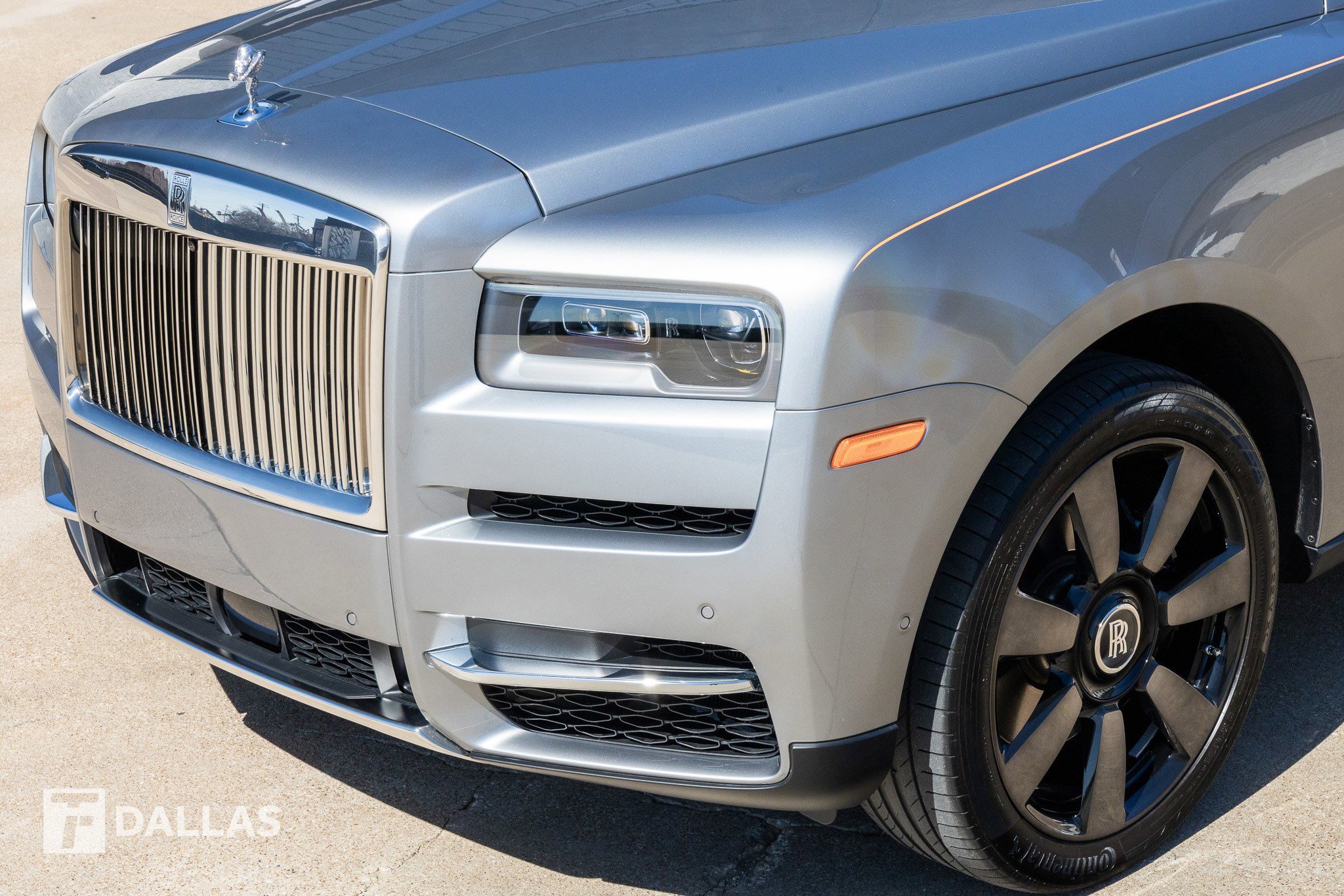 Used 2023 Rolls-Royce Cullinan w/ Cullinan Package image 6