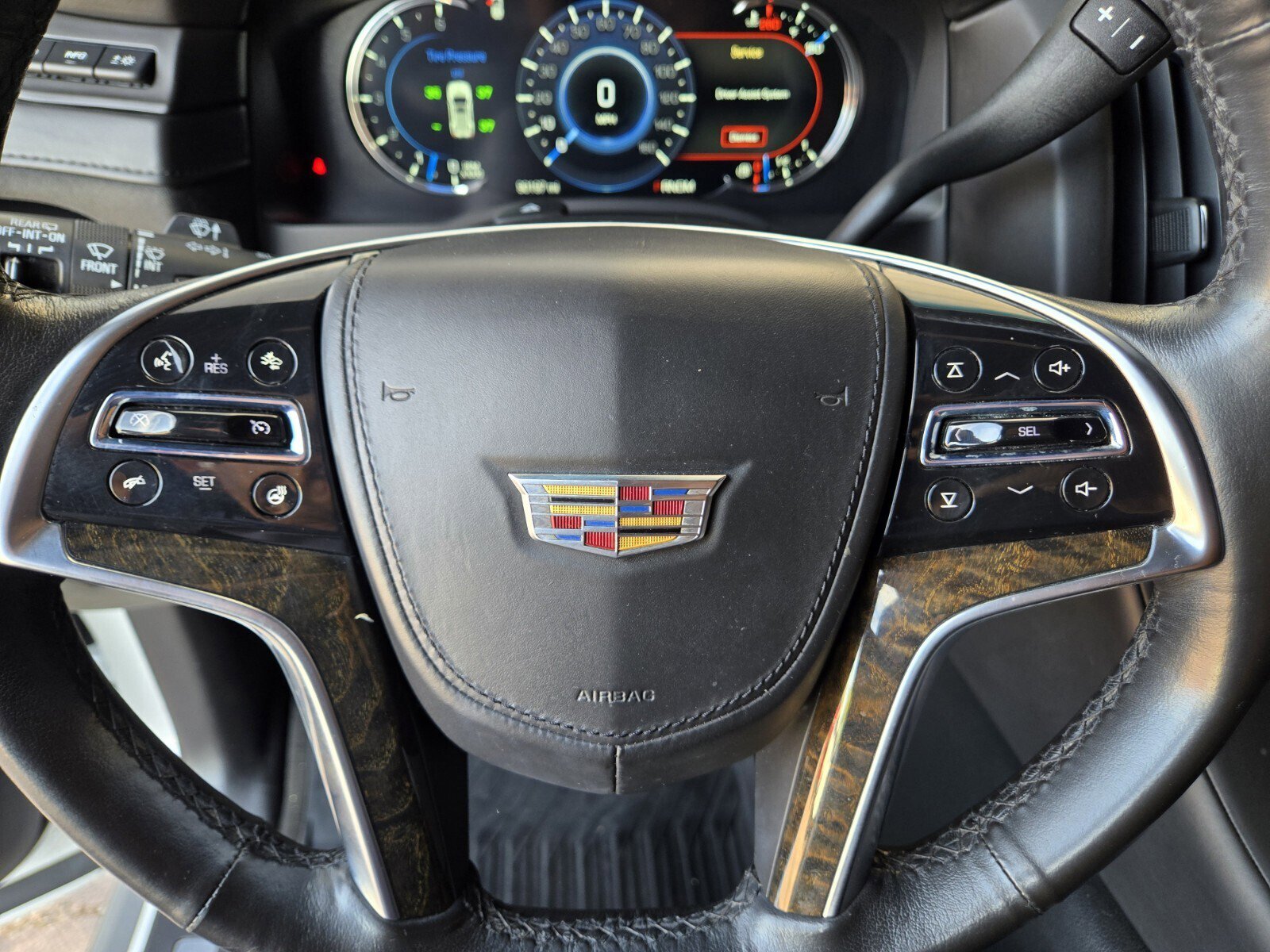 Used 2016 Cadillac Escalade Platinum image 17