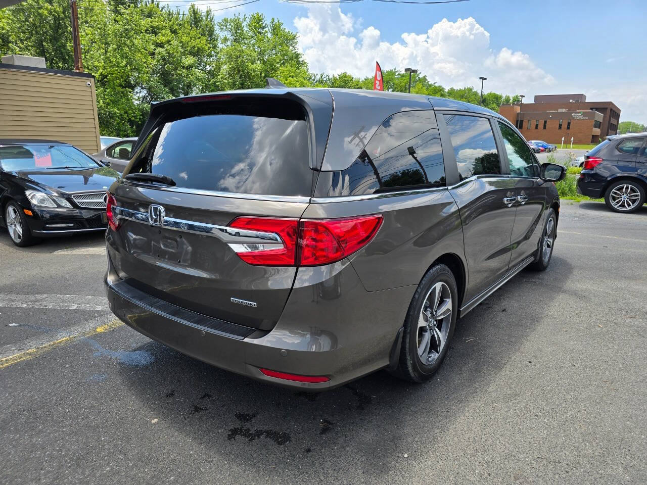 Used 2018 Honda Odyssey Touring image 3