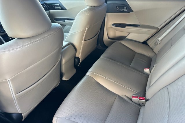 Used 2017 Honda Accord LX image 14