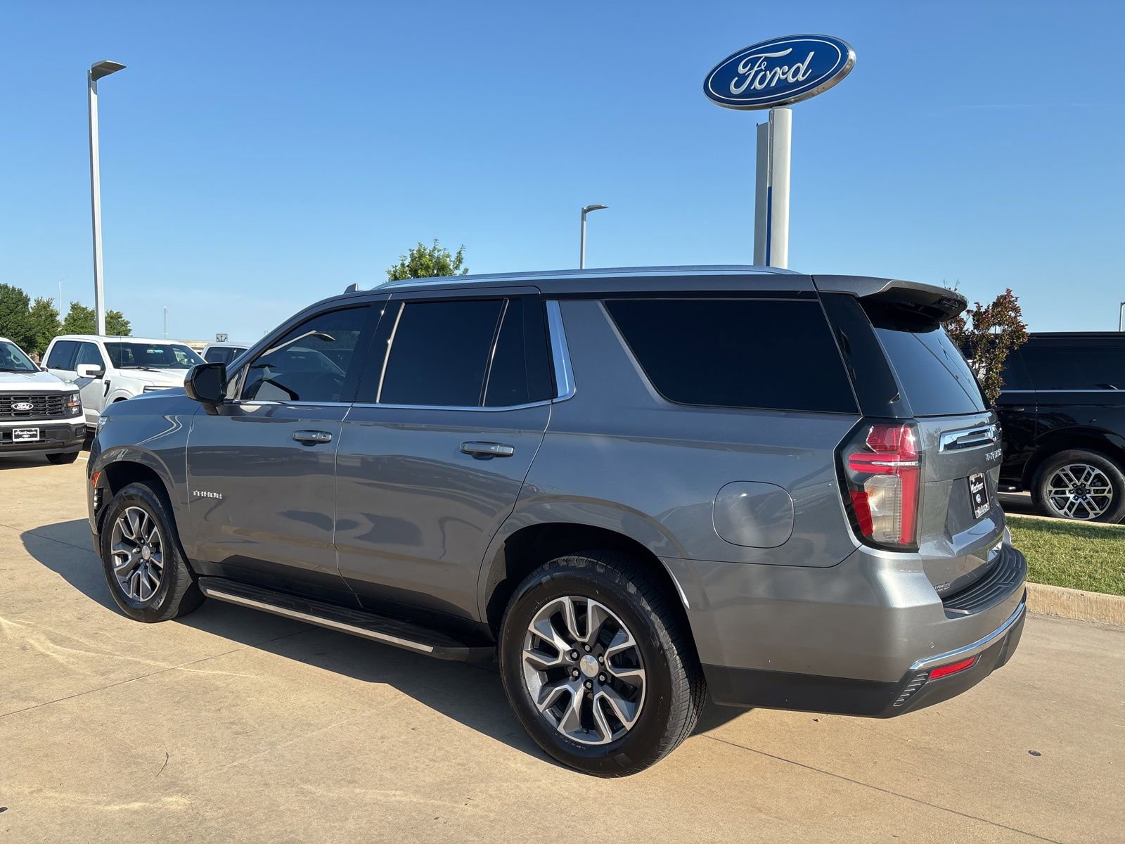Used 2022 Chevrolet Tahoe LT RWD image 3