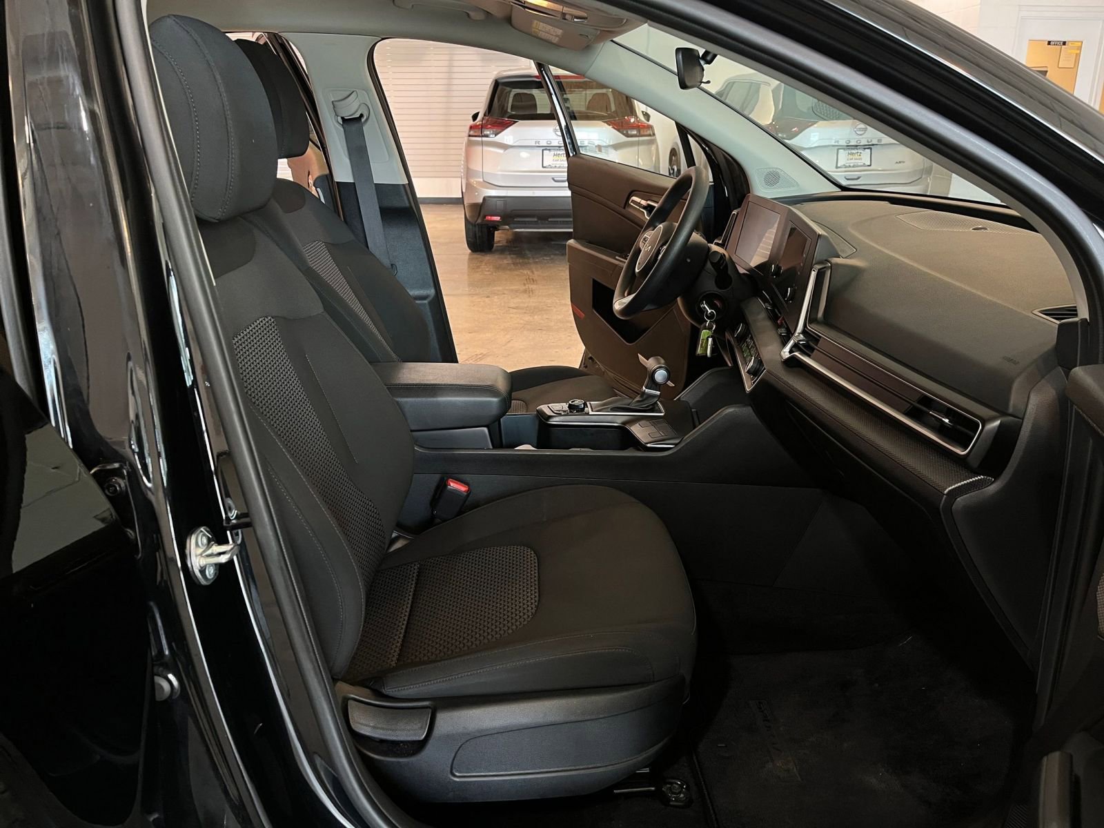 Used 2025 Kia Sportage LX image 36