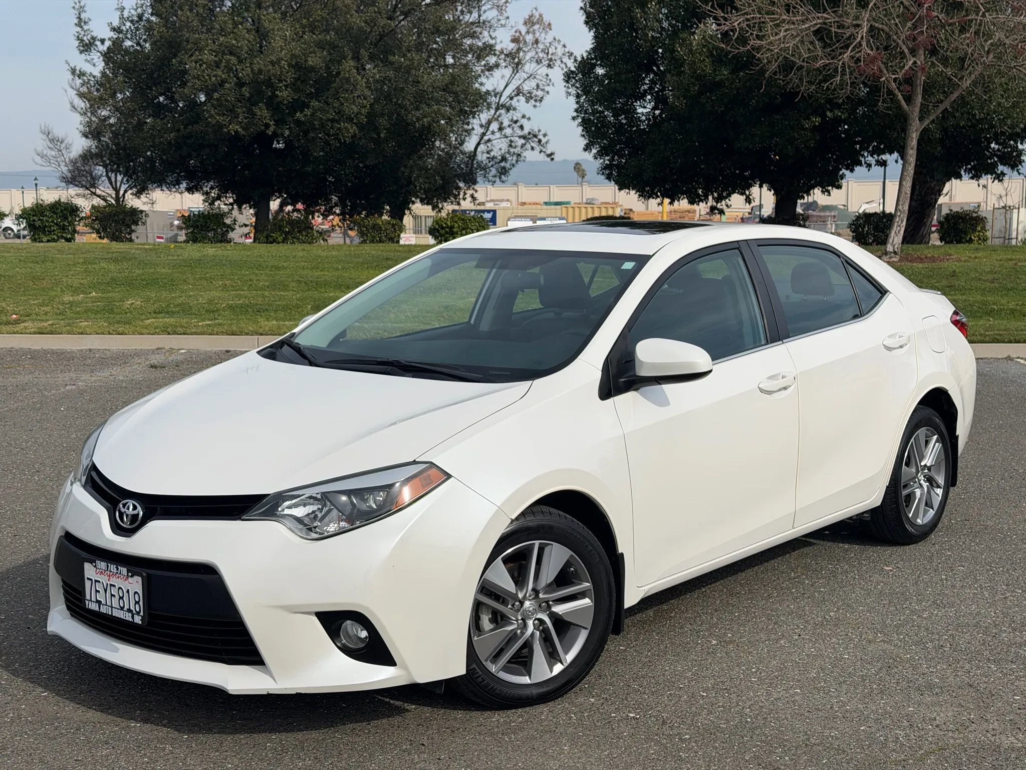 Used 2014 Toyota Corolla LE Premium image 1