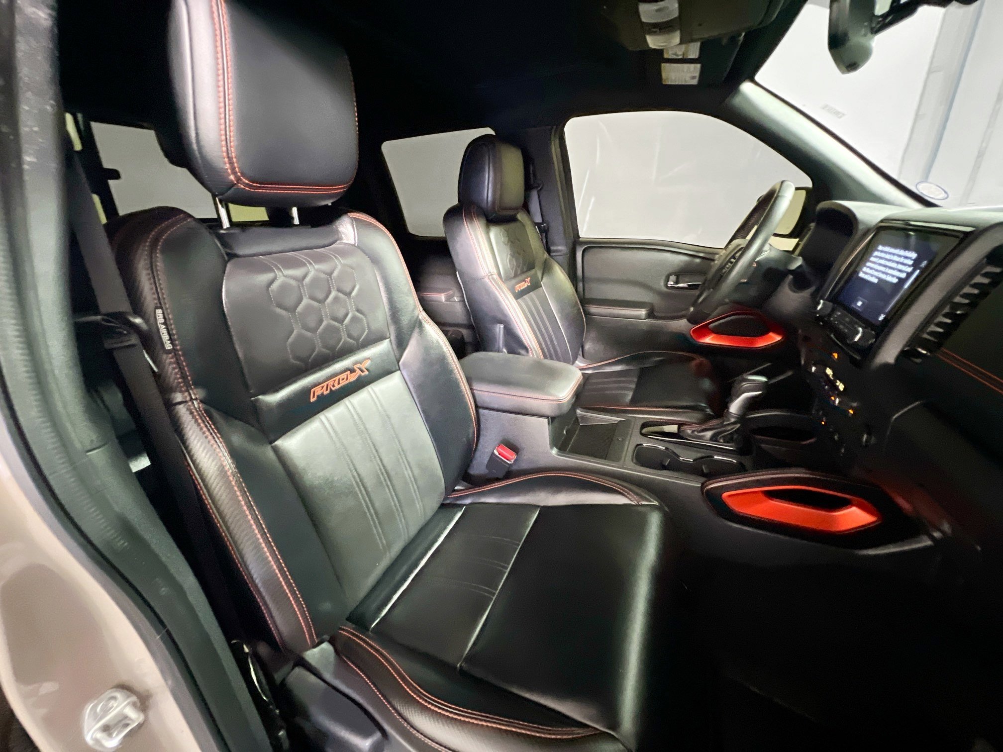 Used 2023 Nissan Frontier Pro-X w/ Pro-X Premium Package image 31