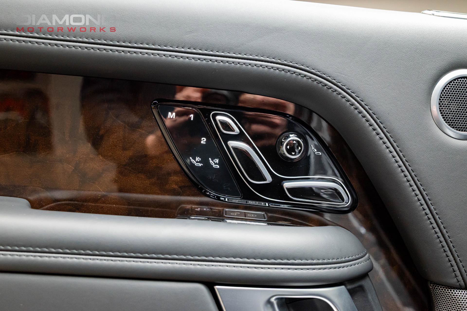 Used 2019 Land Rover Range Rover Autobiography image 98