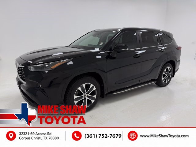 Used 2024 Toyota Highlander XLE FWD image 5