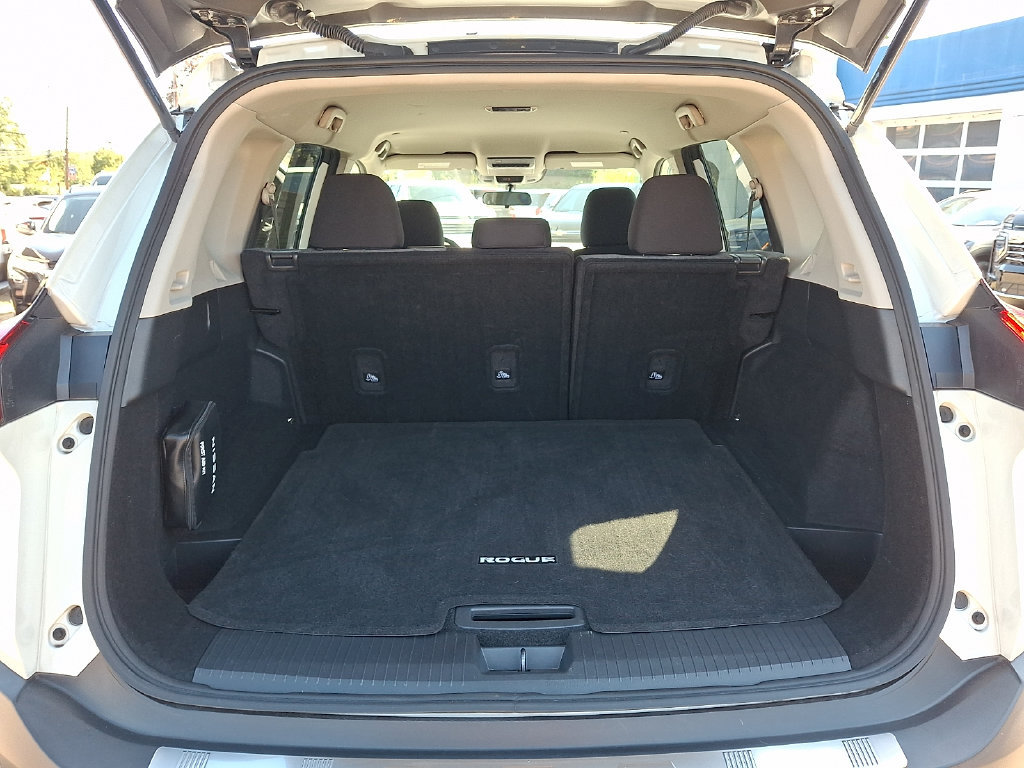 Used 2023 Nissan Rogue SV AWD/4WD image 28
