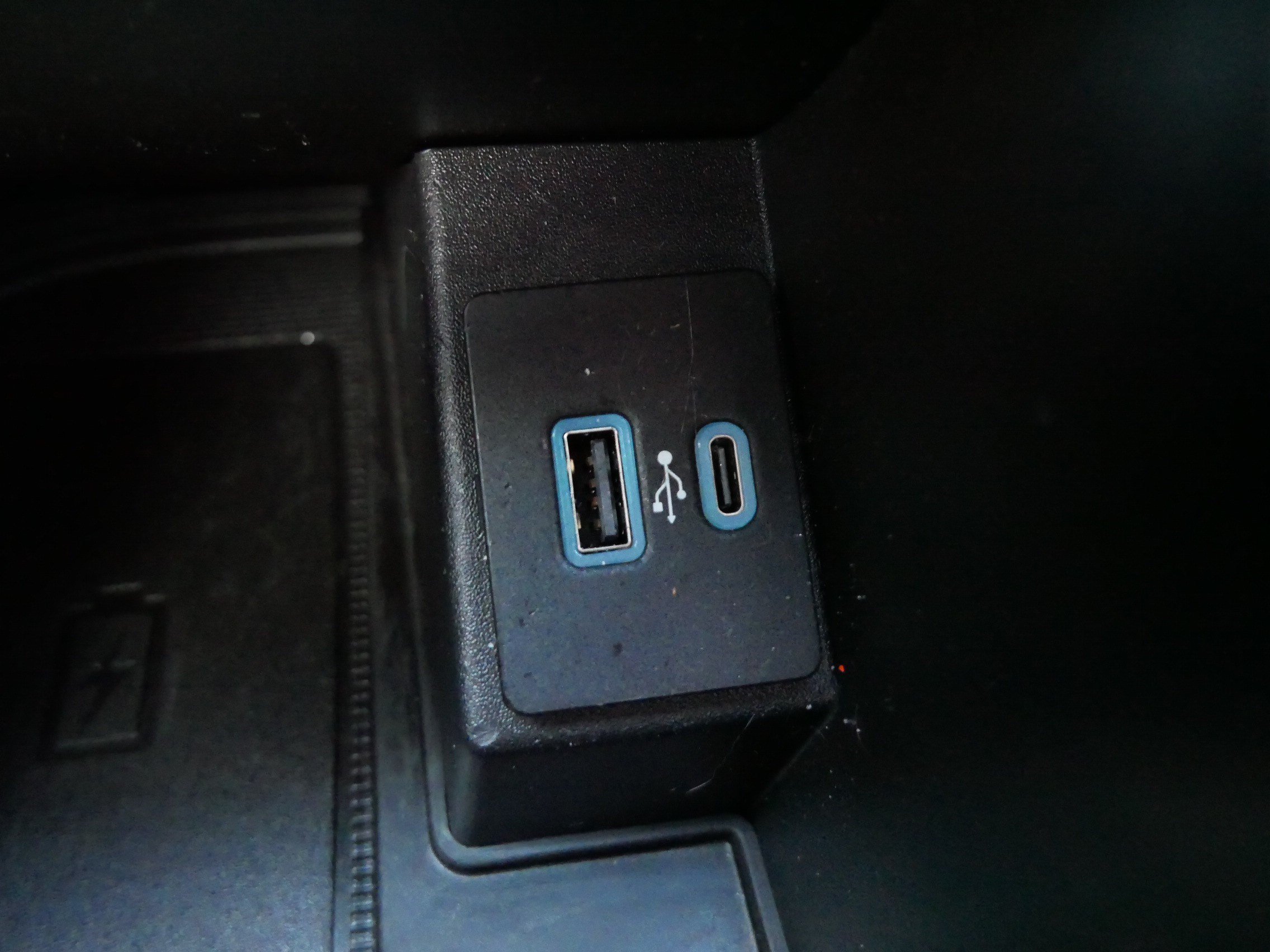 Used 2022 Ford Edge ST w/ Equipment Group 401A AWD/4WD image 32