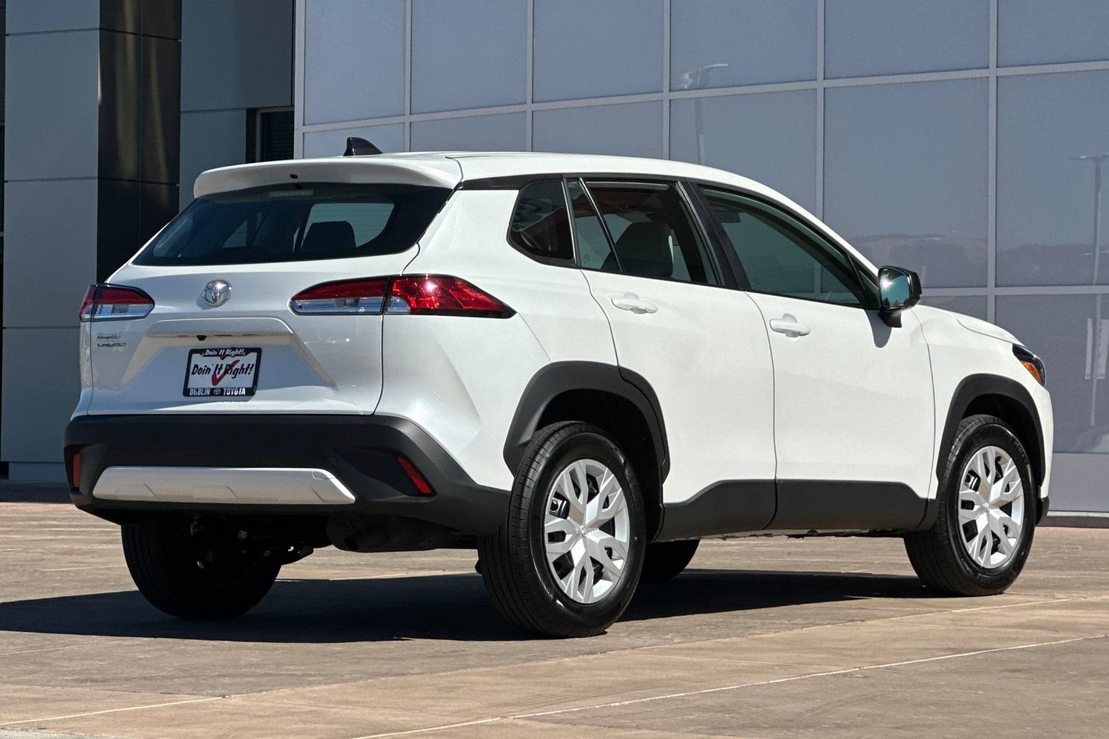 Used 2025 Toyota Corolla Cross L FWD image 4
