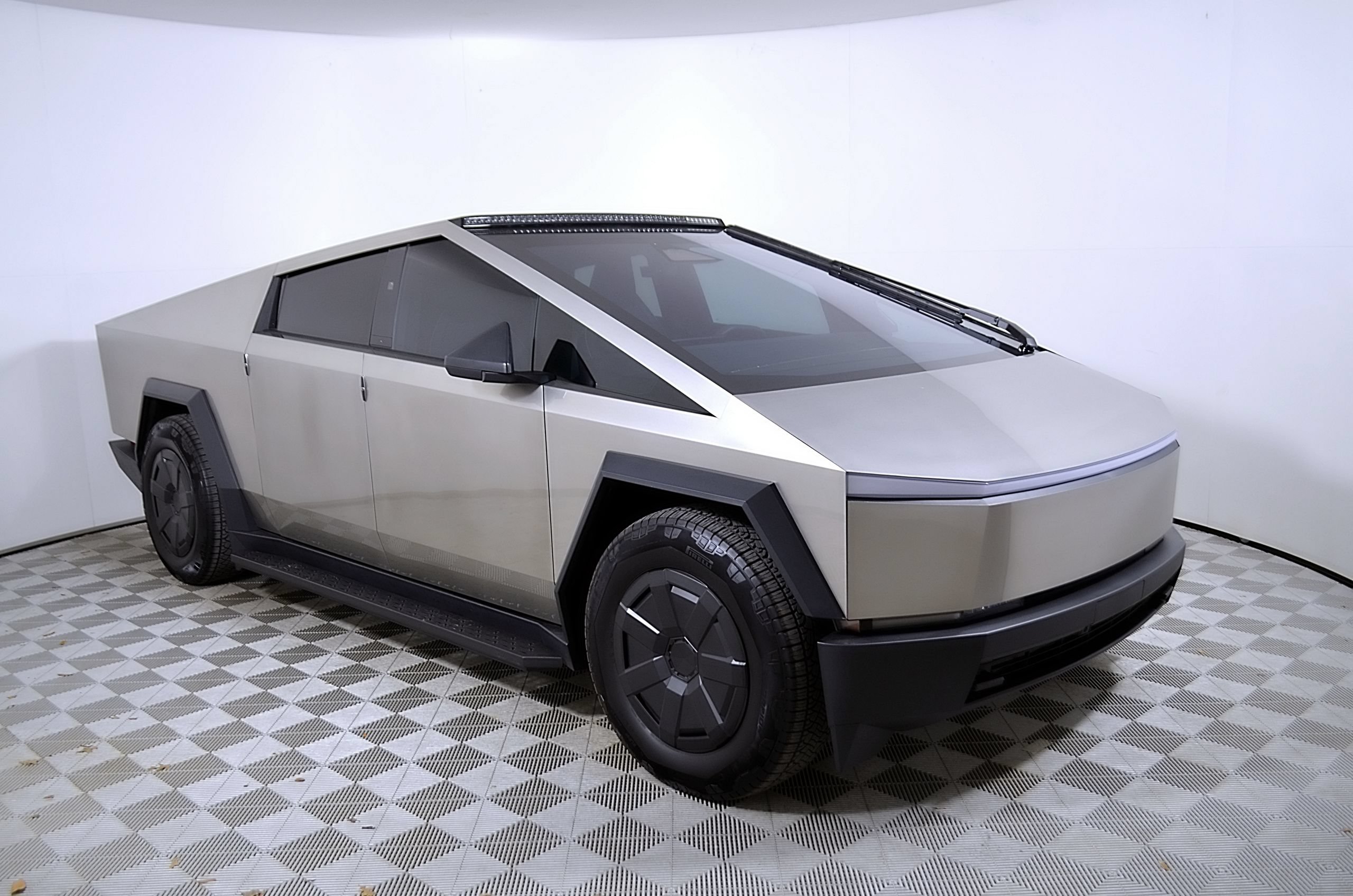 Used 2024 Tesla Cybertruck Cyberbeast AWD/4WD image 6