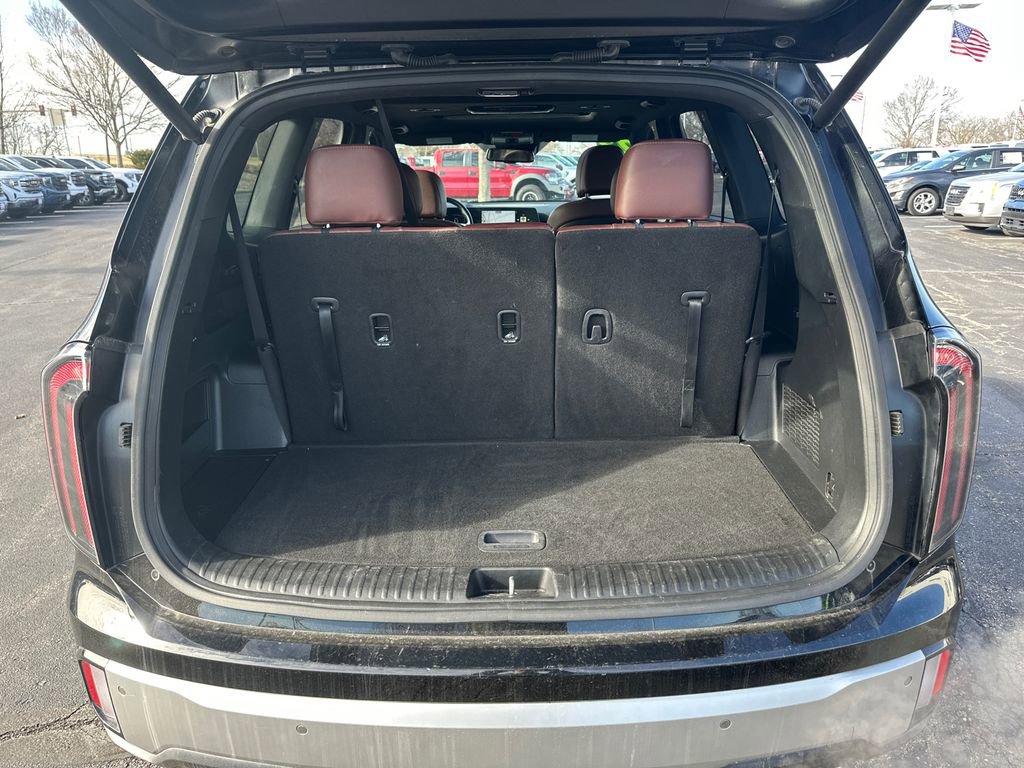 Used 2023 Kia Telluride EX w/ EX Captain's Chair Package image 9