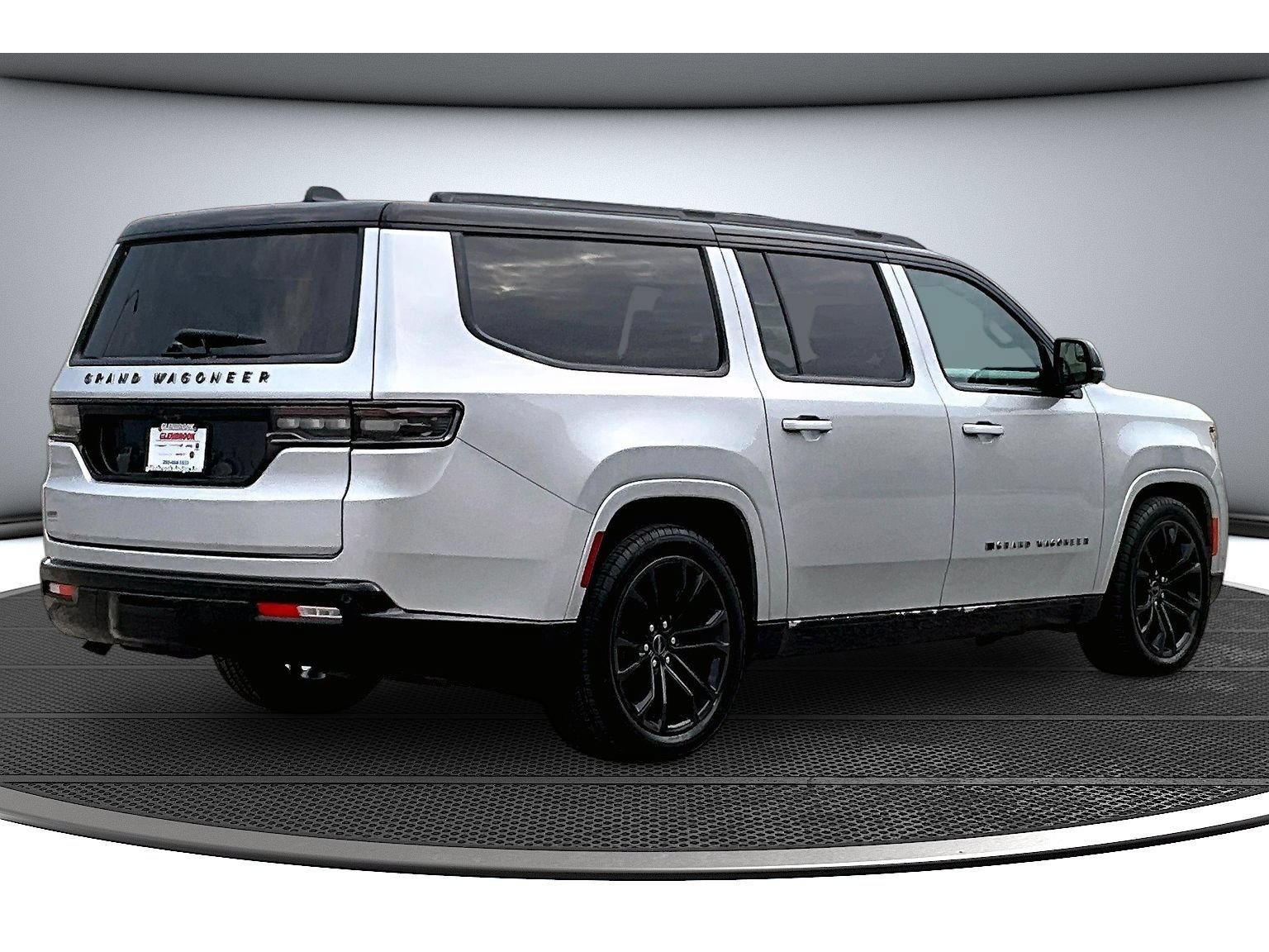 Used 2024 Jeep Grand Wagoneer L Series II w/ Quick Order Packagew 28T AWD/4WD image 18