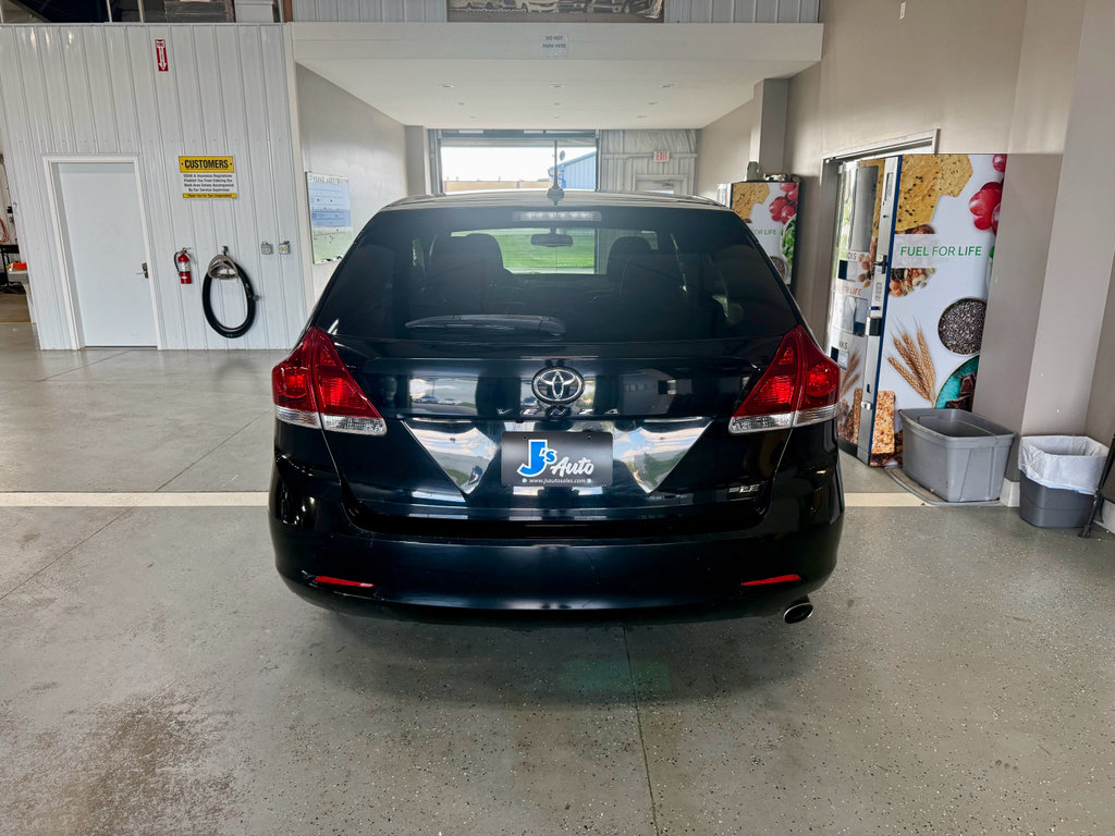 Used 2015 Toyota Venza LE FWD image 6