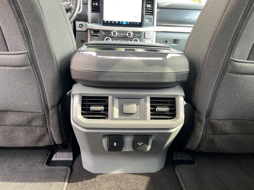 Used 2022 Ford F150 Lightning XLT image 12