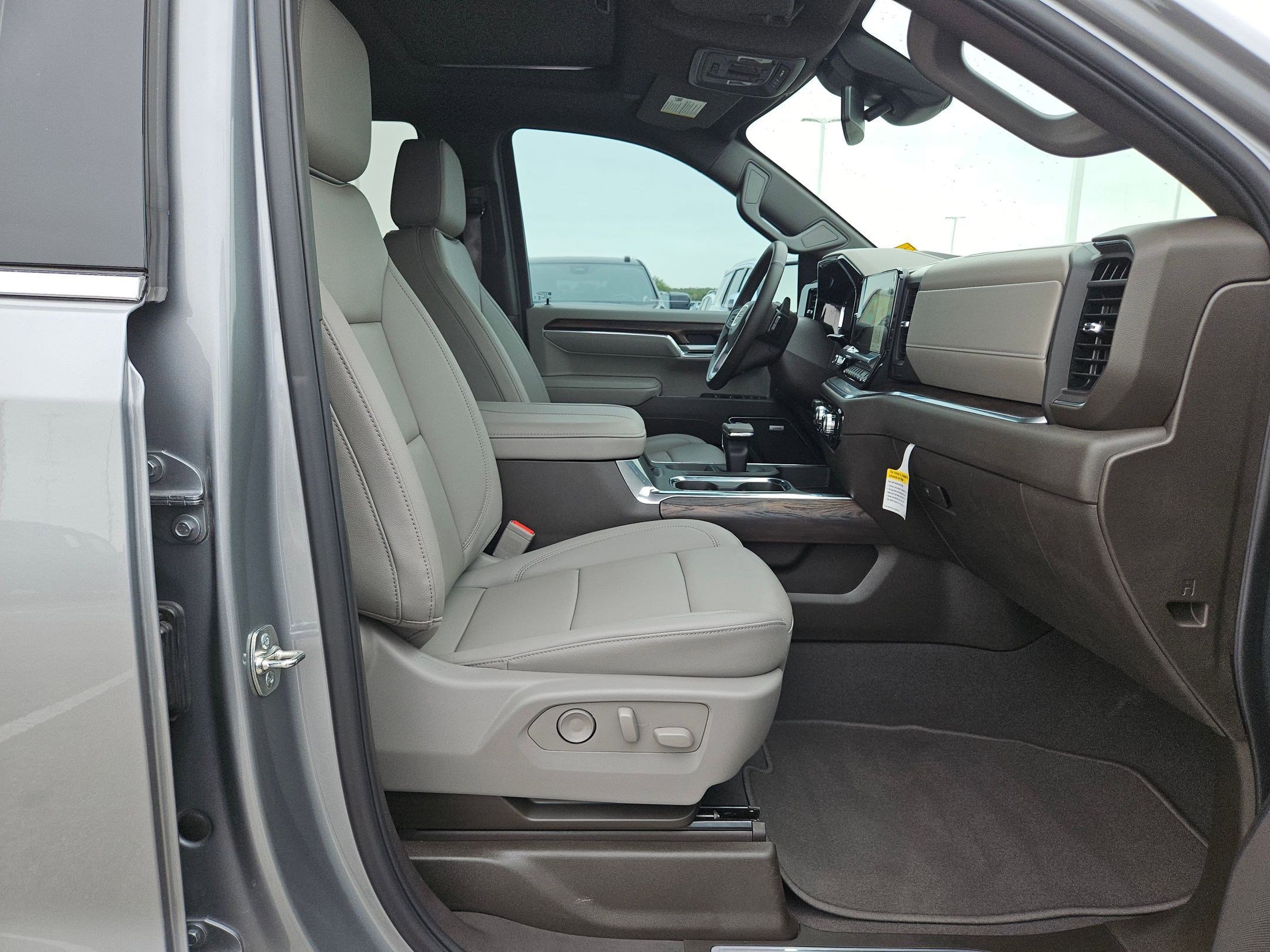 Used 2025 GMC Sierra 1500 SLT RWD image 26