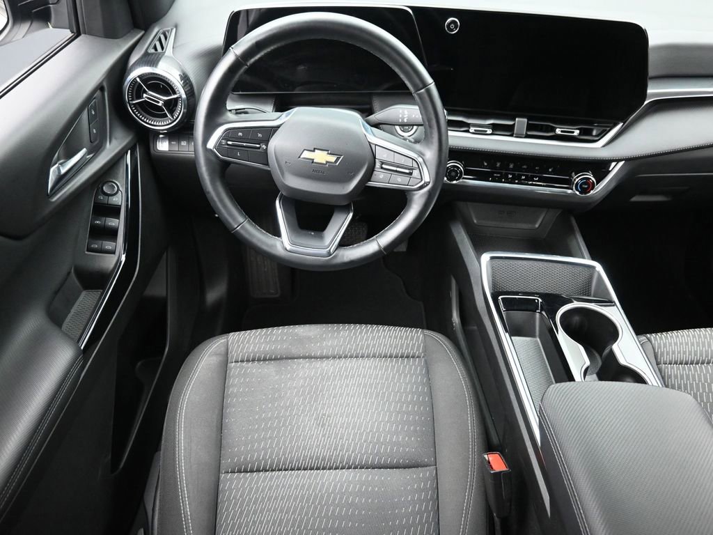 Used 2025 Chevrolet Equinox LT AWD/4WD image 11