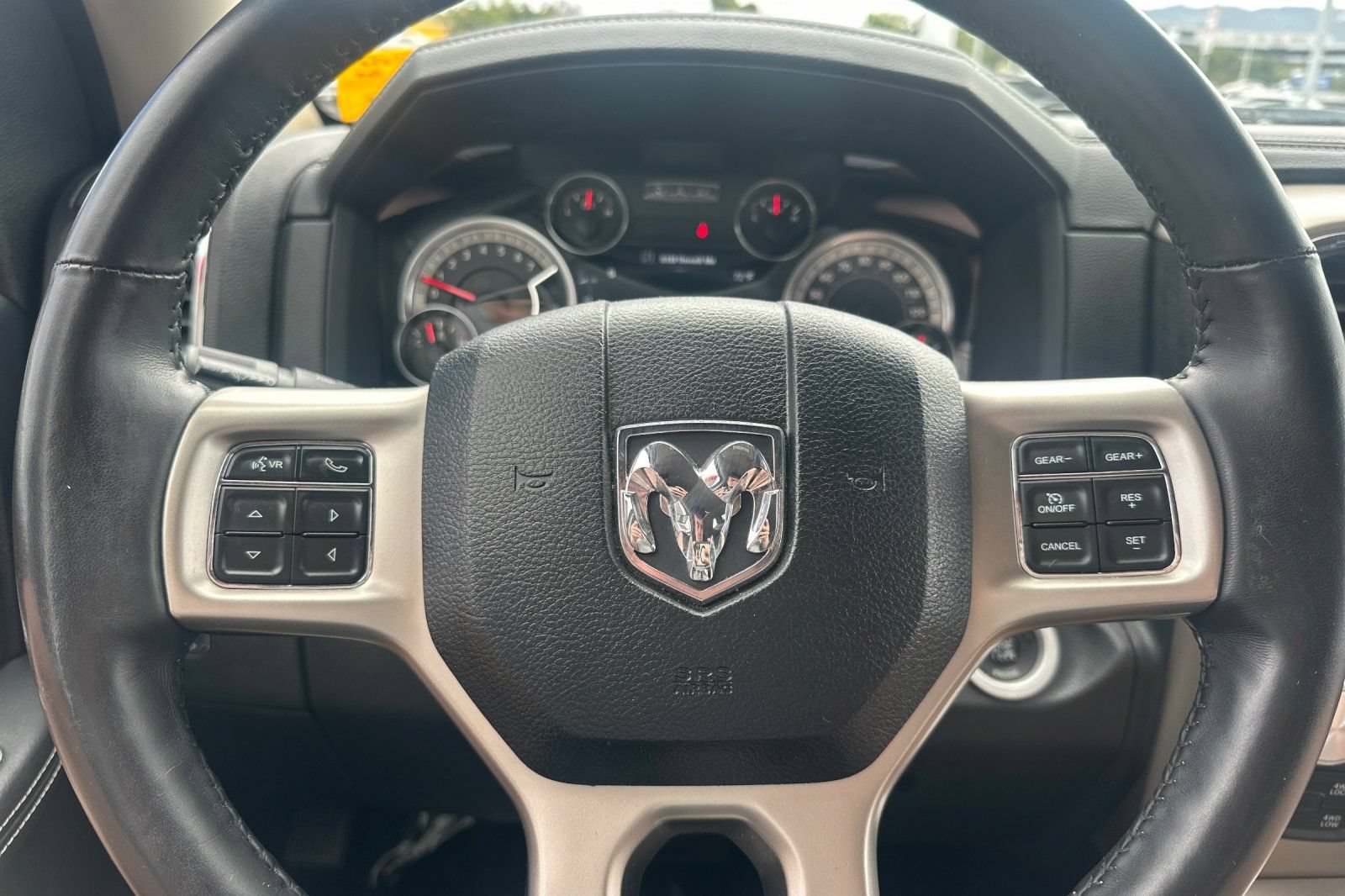 Used 2014 RAM 1500 Laramie w/ Convenience Group AWD/4WD image 25