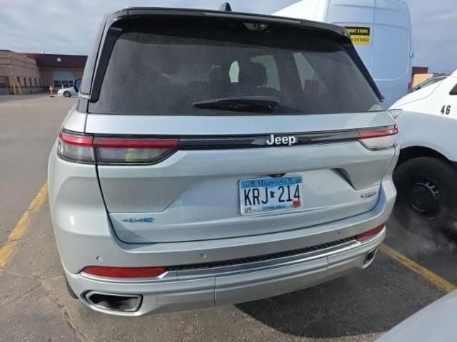 Used 2022 Jeep Grand Cherokee Summit AWD/4WD image 11