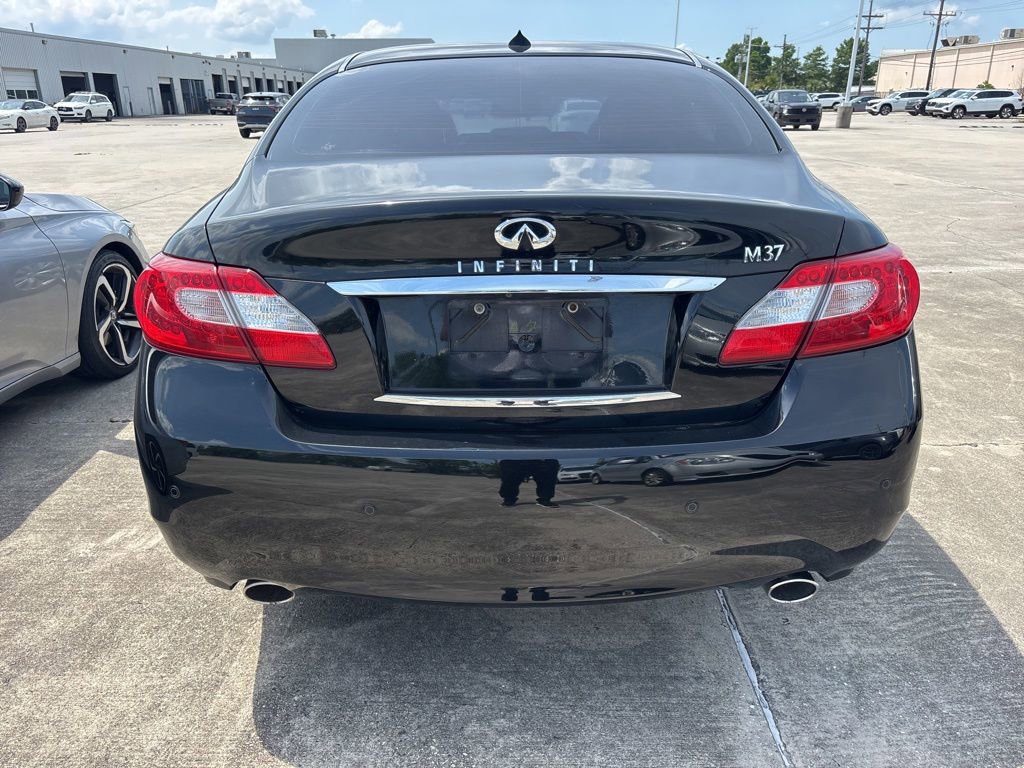 Used 2013 INFINITI M37 w/ Premium Pkg RWD image 4