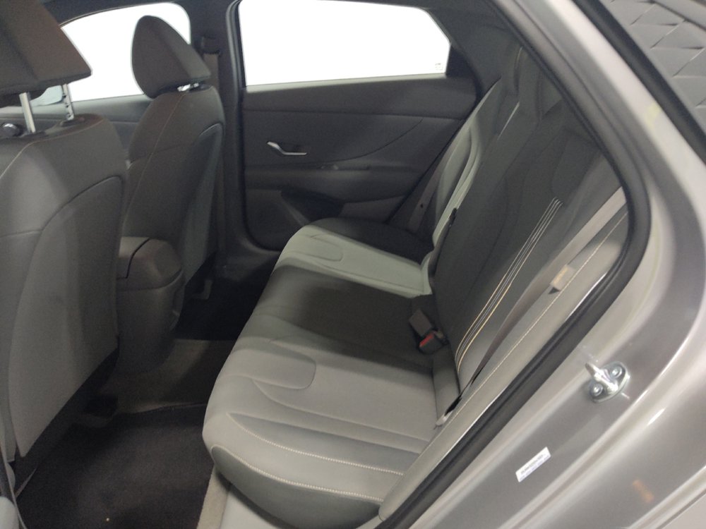 Used 2025 Hyundai Elantra Sport FWD image 18