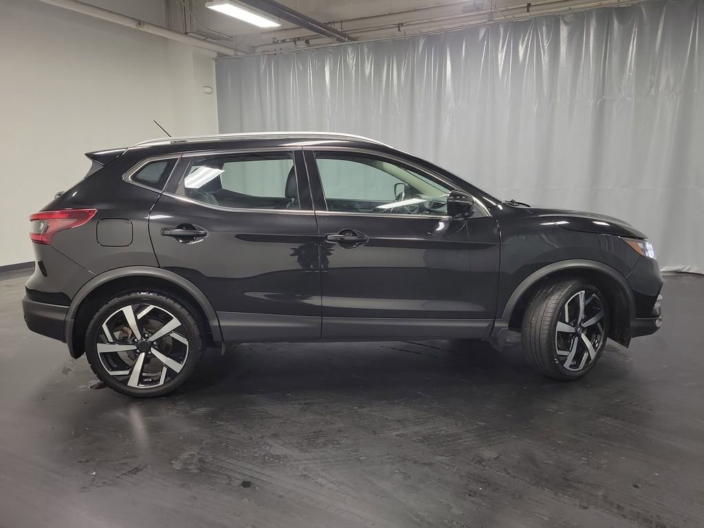 Used 2022 Nissan Rogue Sport SL image 9
