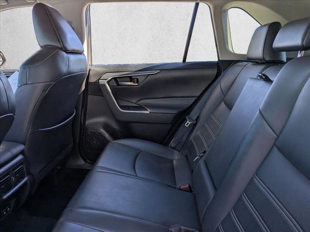Used 2021 Toyota RAV4 XLE Premium image 19