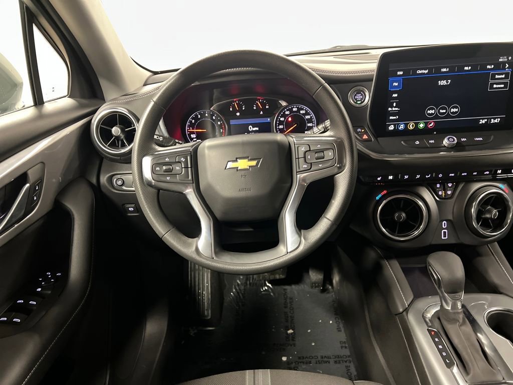 Certified 2025 Chevrolet Blazer LT w/ Driver Confidence Package image 18
