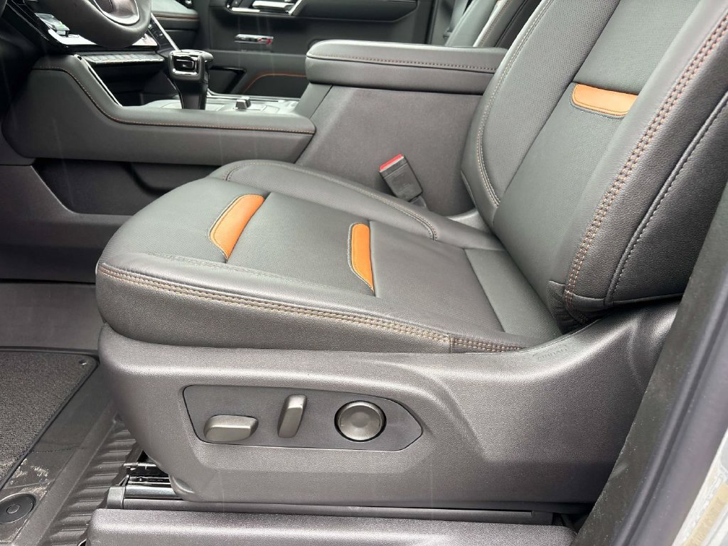 New 2026 GMC Sierra 1500 AT4 w/ Technology Package AWD/4WD image 6