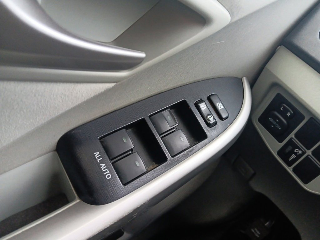 Used 2014 Toyota Prius Two image 24