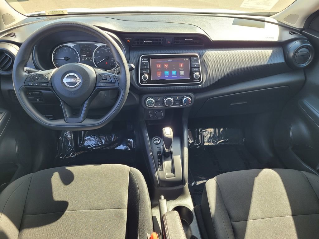 New 2025 Nissan Kicks Play S image 7