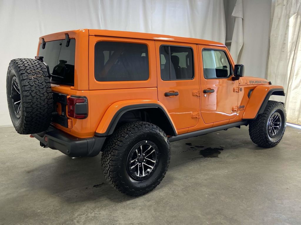 New 2025 Jeep Wrangler Unlimited Rubicon w/ XTREMEE 35" Tire Package image 3